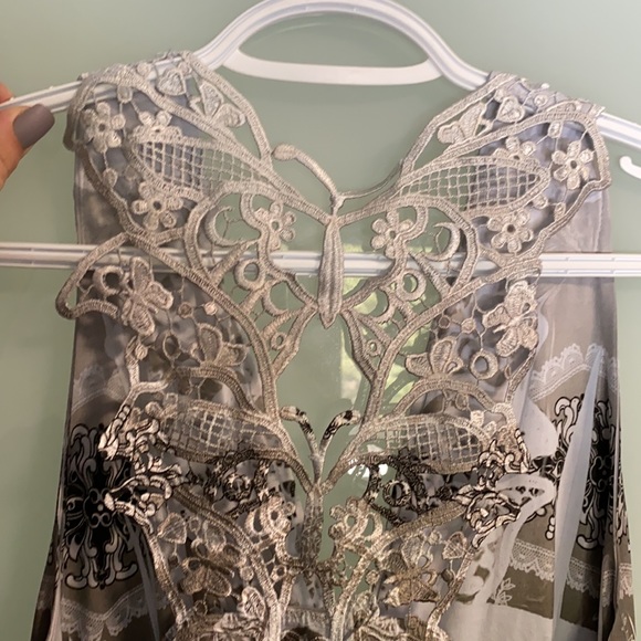 Color in Motion Top - Picture 3 of 3